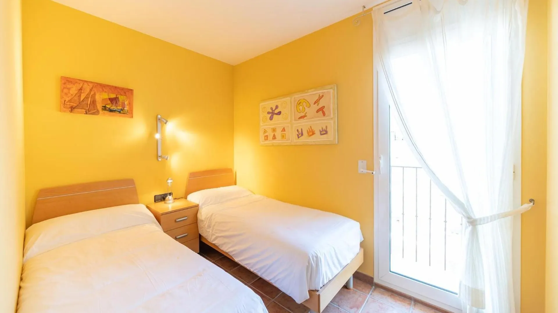 Apartment, 200M From Riells Beach L'Escala Spain